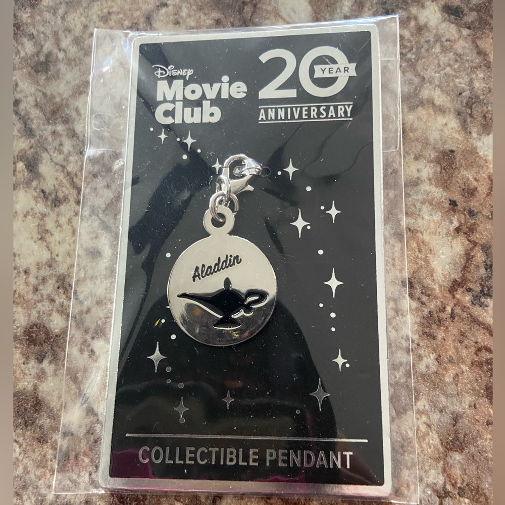 NEW DISNEY 20 YEAR ANNIVERSARY COLLECTIBLE PENDANT